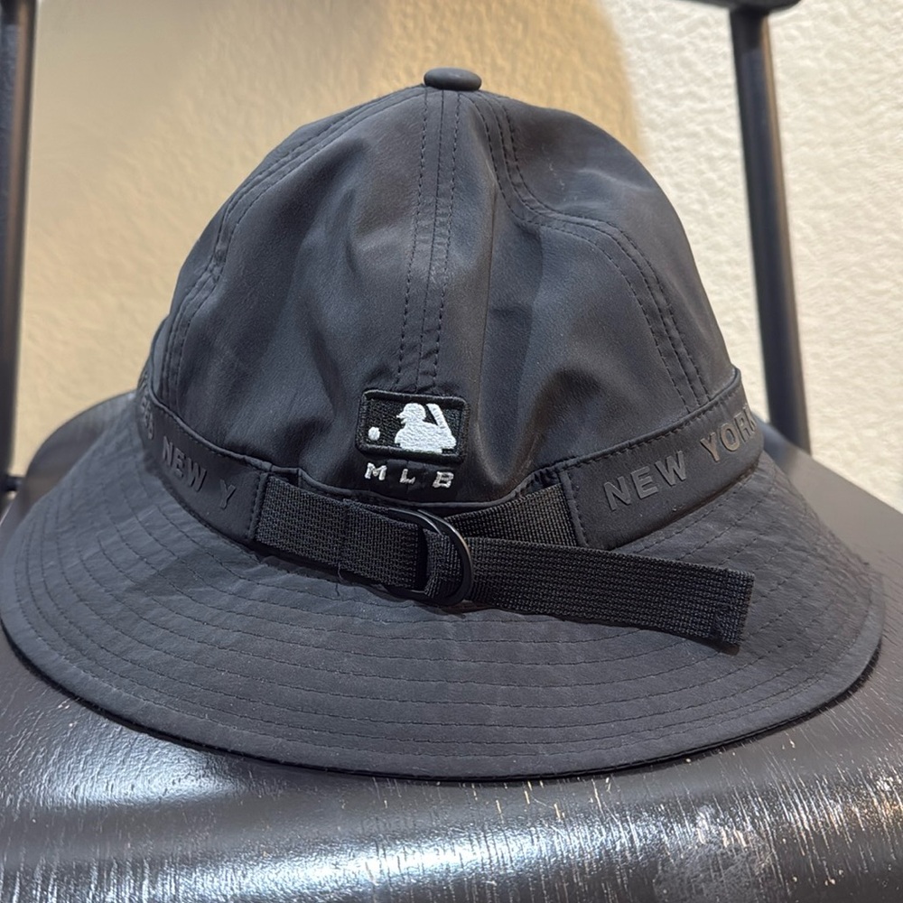MLB New York Yankees Black Bucket Hat (Size 59 cm / 7 3/8)